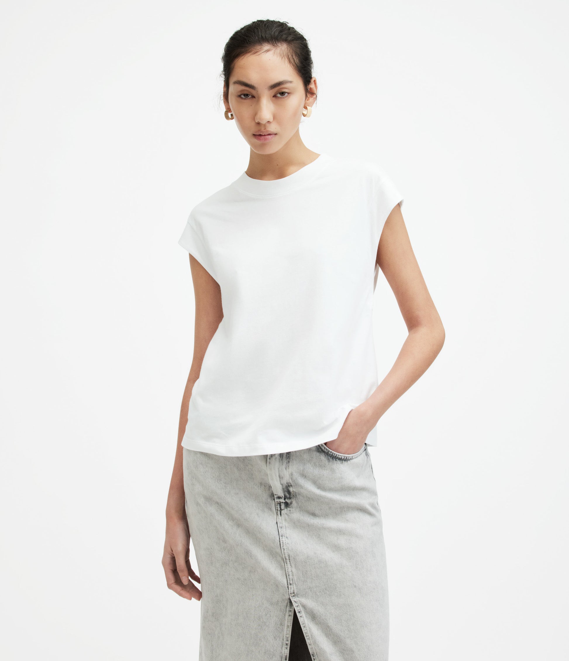 Esme Tee